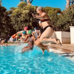 Tuffo in piscina – Villaggi Camping Lazio – Roma Nettuno